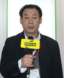 吉信地板銷售部經(jīng)理湯可新